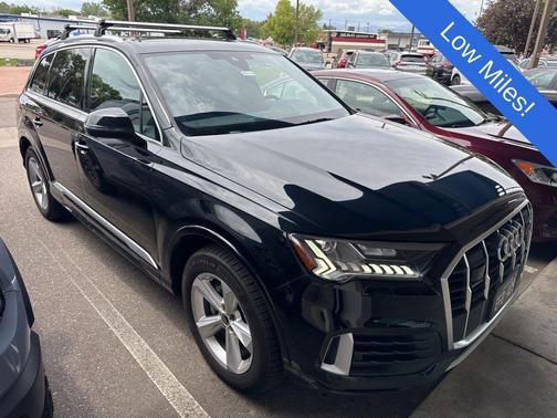 Mythos Black Metallic 2023 Audi Q7 45 Premium Plus