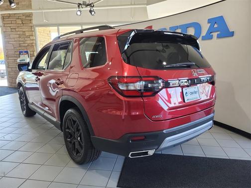 2025 Honda Pilot Touring 8-Passenger