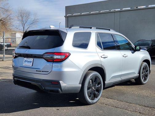 2026 Honda Pilot Black Edition