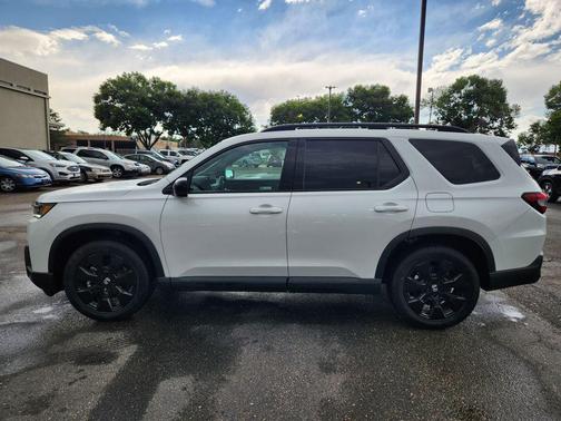 Platinum White Pearl 2026 Honda Pilot Black Edition