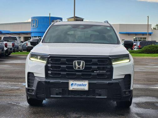 Platinum White Pearl 2026 Honda Pilot Black Edition
