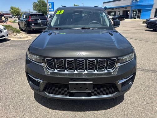 Rocky Mountain Pearlcoat 2023 Jeep Grand Cherokee Limited