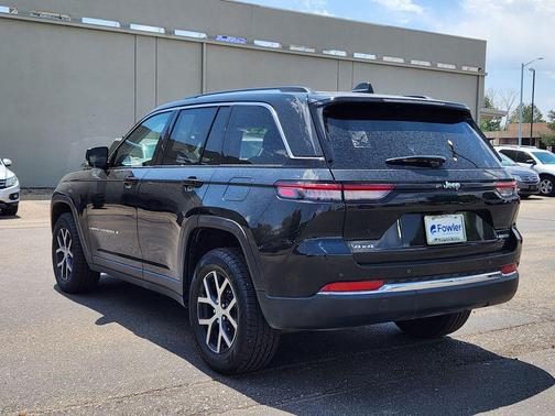 Rocky Mountain Pearlcoat 2023 Jeep Grand Cherokee Limited