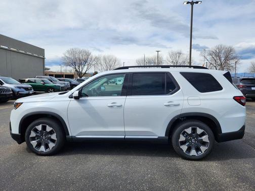 Platinum White Pearl 2026 Honda Pilot Touring 8-Passenger