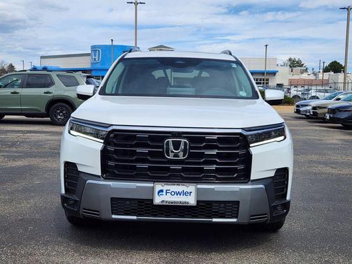 Platinum White Pearl 2026 Honda Pilot Touring 8-Passenger