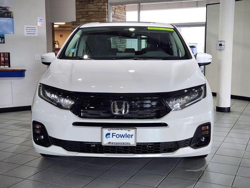Platinum White Pearl 2026 Honda Odyssey Touring