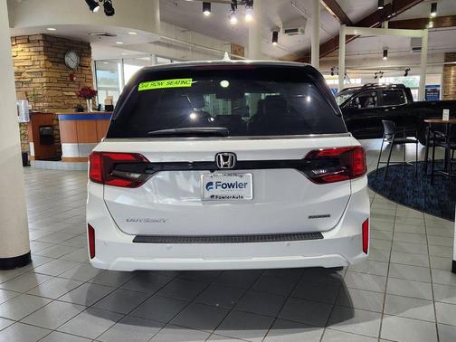 Platinum White Pearl 2026 Honda Odyssey Touring