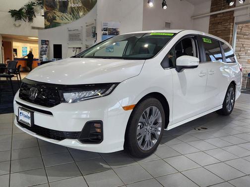 Platinum White Pearl 2026 Honda Odyssey Touring