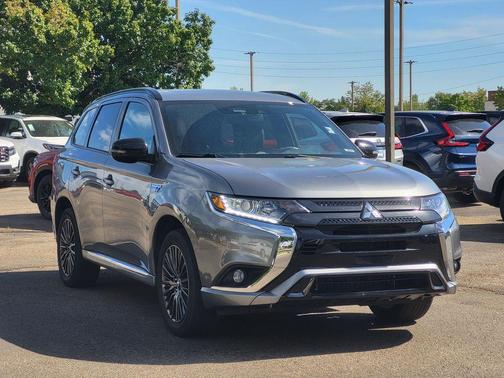 Mercury Gray Metallic 2022 Mitsubishi Outlander PHEV LE