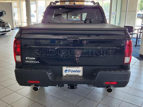 Crystal Black Pearl 2026 Honda Ridgeline RTL