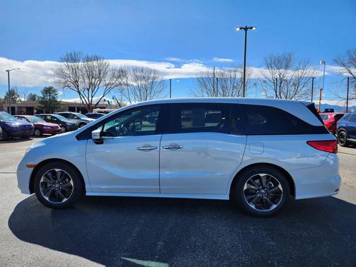 Platinum White Pearl 2023 Honda Odyssey Elite