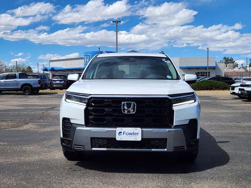 Platinum White Pearl 2026 Honda Pilot Touring 8-Passenger