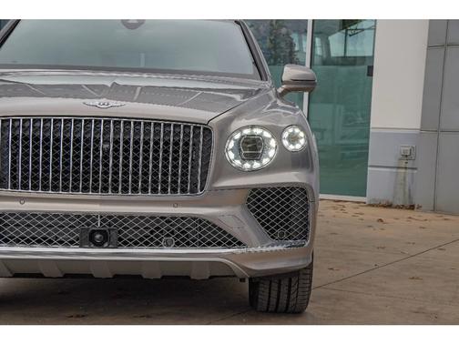 2024 Bentley Bentayga EWB Azure V8