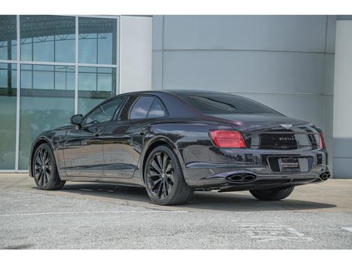 2022 Bentley Flying Spur V8