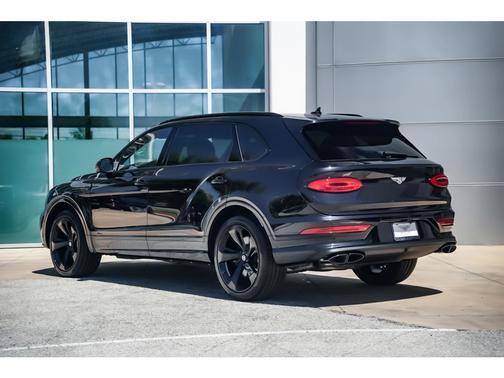 2024 Bentley Bentayga EWB Azure V8