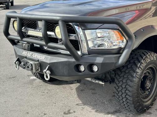 2017 RAM 3500 SLT Crew Cab 4x4 6'4' Box