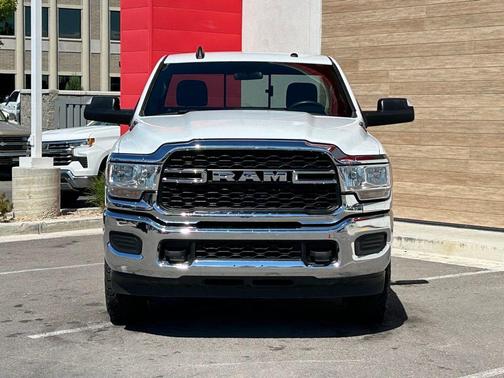 2022 RAM 3500 Tradesman Regular Cab 4x4 8' Box