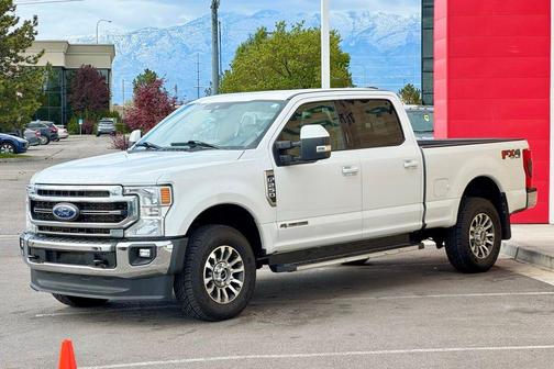 Oxford White 2022 Ford F-250 Lariat