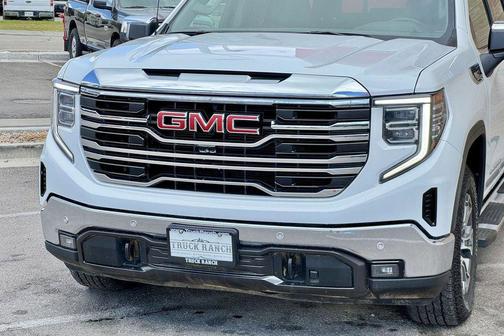 Summit White 2023 GMC Sierra 1500 SLT