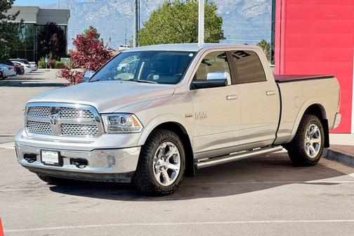 Bright Silver Metallic Clearcoat 2017 RAM 1500 Laramie
