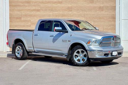 Bright Silver Metallic Clearcoat 2017 RAM 1500 Laramie