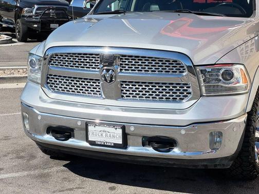 Bright Silver Metallic Clearcoat 2017 RAM 1500 Laramie