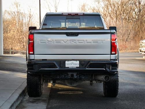 Sterling Gray Metallic 2024 Chevrolet Silverado 2500 4WD Crew Cab Standard Bed ZR2