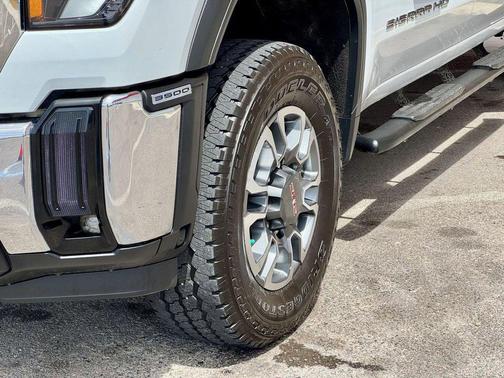 Summit White 2024 GMC Sierra 3500 SLE