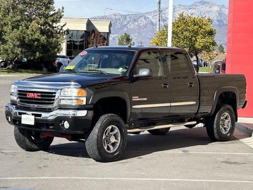 2005 GMC Sierra 2500 SLT H/D Crew Cab