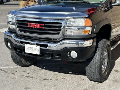 2005 GMC Sierra 2500 SLT H/D Crew Cab