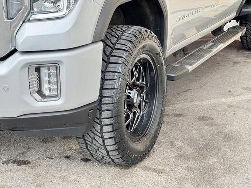 Quicksilver Metallic 2023 GMC Sierra 2500 Denali