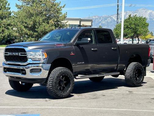 2019 RAM 2500 Big Horn Crew Cab 4x4 6'4' Box