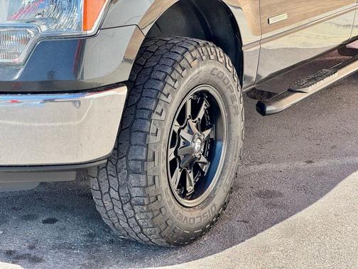 Tuxedo Black Metallic 2012 Ford F-150 XLT