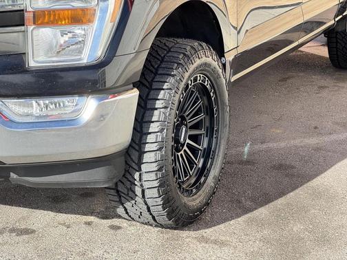 Agate Black 2021 Ford F-150 XLT