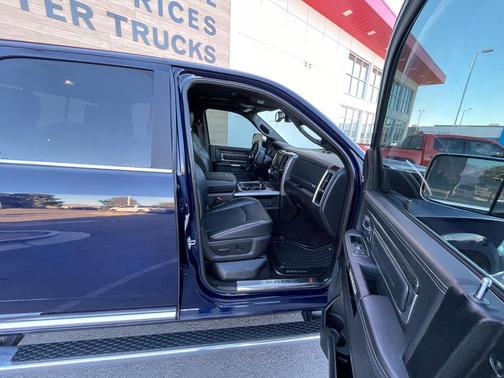 2017 RAM 1500 Limited Crew Cab 4x4 5'7' Box