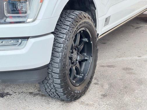 Oxford White 2021 Ford F-150 Lariat