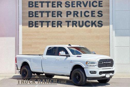 Bright White Clearcoat 2019 RAM 3500 Laramie Crew Cab 4x4 8' Box
