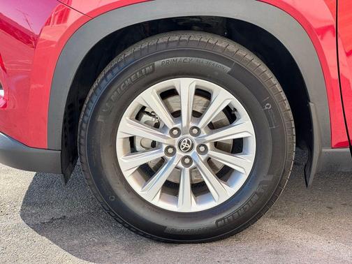 Ruby Flare Pearl 2024 Toyota Grand Highlander XLE