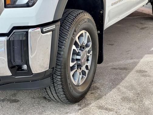 Summit White 2024 GMC Sierra 3500 SLE