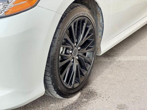 2019 Toyota Camry Hybrid XLE