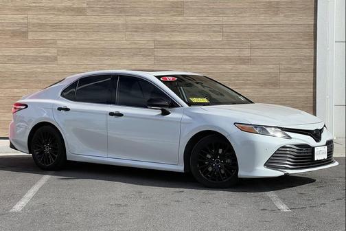 2019 Toyota Camry Hybrid XLE