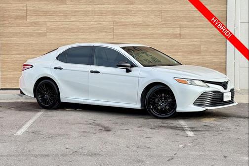 2019 Toyota Camry Hybrid XLE