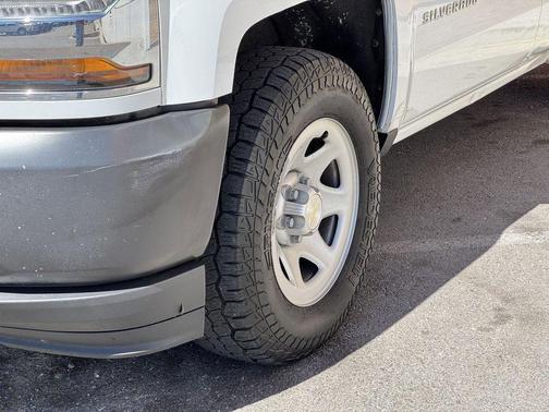 Summit White 2017 Chevrolet Silverado 1500 WT