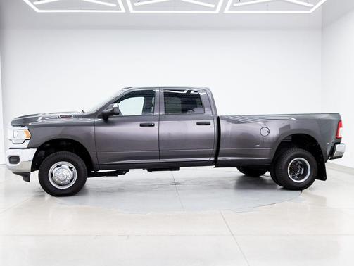 Granite Crystal Metallic Clearcoat 2022 RAM 3500 Tradesman Crew Cab 4x4 8' Box