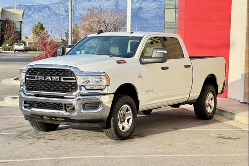 2023 RAM 2500 Big Horn Crew Cab 4x4 6'4' Box