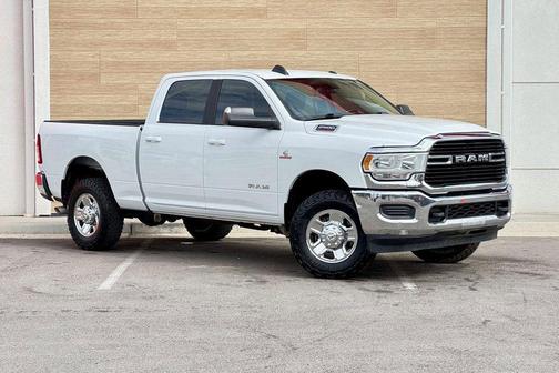 Bright White Clearcoat 2020 RAM 2500 Big Horn Crew Cab 4x4 6'4' Box