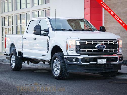Oxford White 2024 Ford F-250 XLT