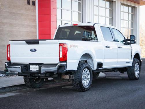 Oxford White 2024 Ford F-250 XLT