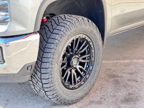 2025 Chevrolet Silverado 3500 LT
