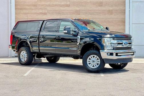 Shadow Black 2018 Ford F-250 Lariat